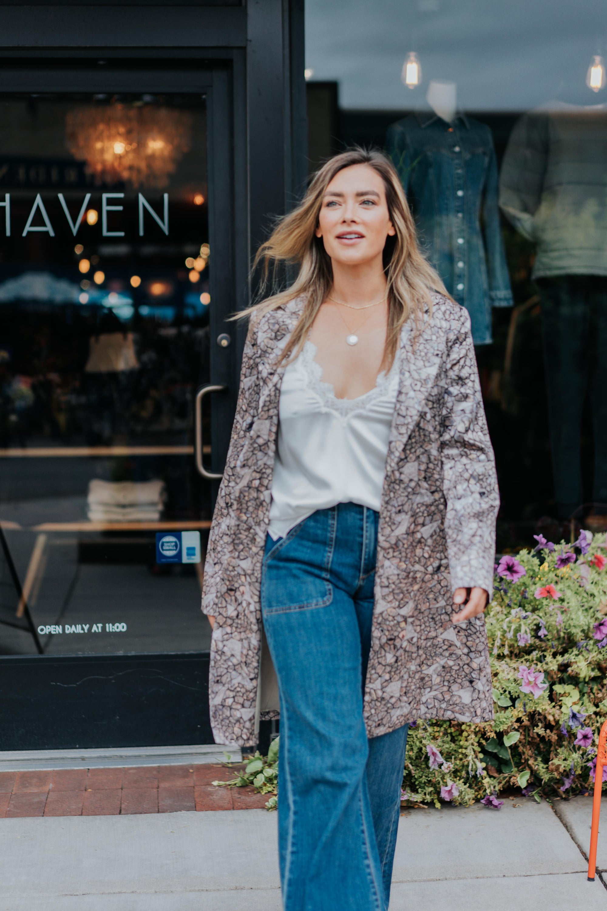 Lexi Jacquard in Abalone by Catherine Gee