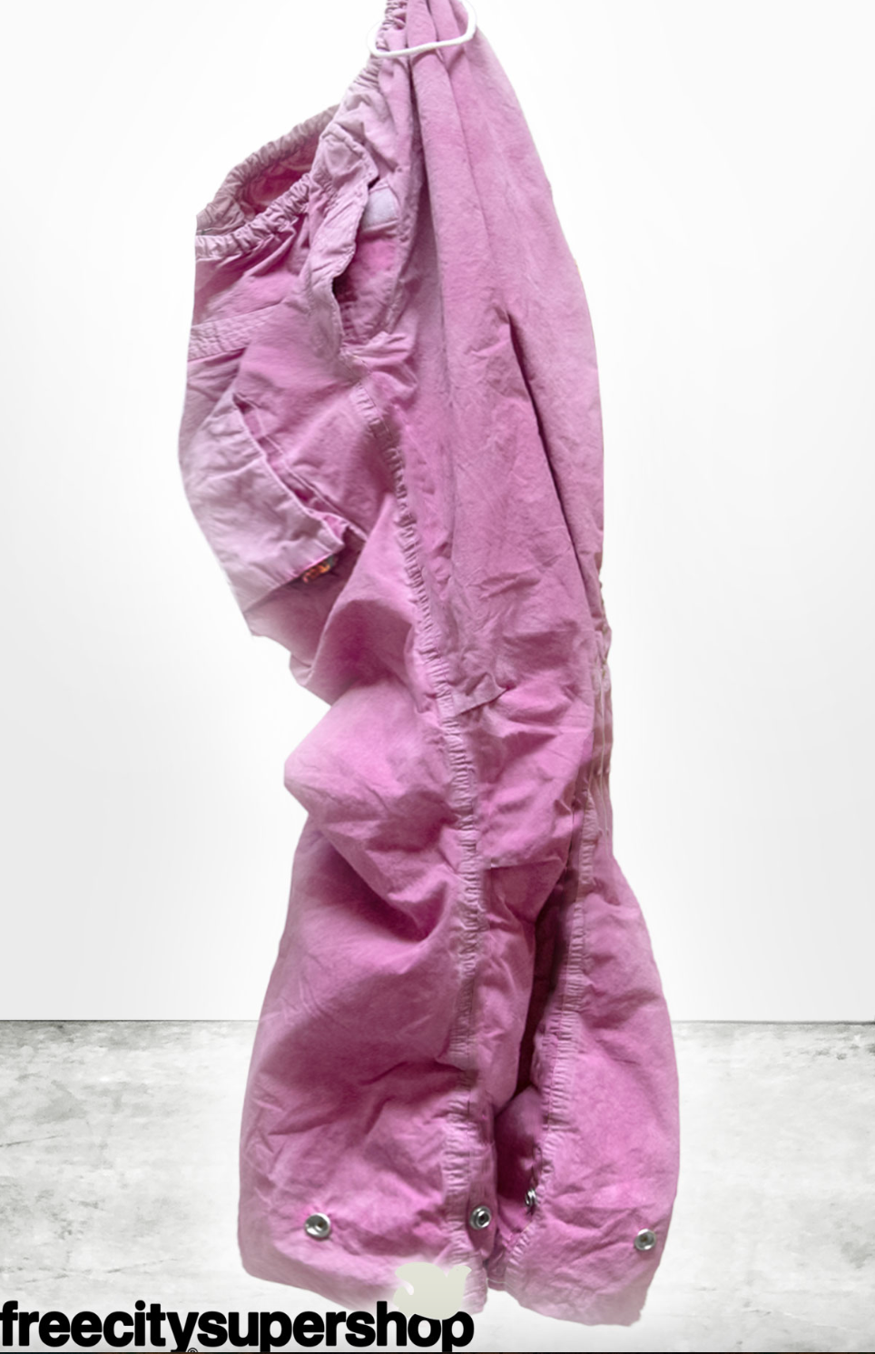 OUTOFSIGHT POPLINAIR FLAPSNAP KITE PANT in Pink by FREECITY